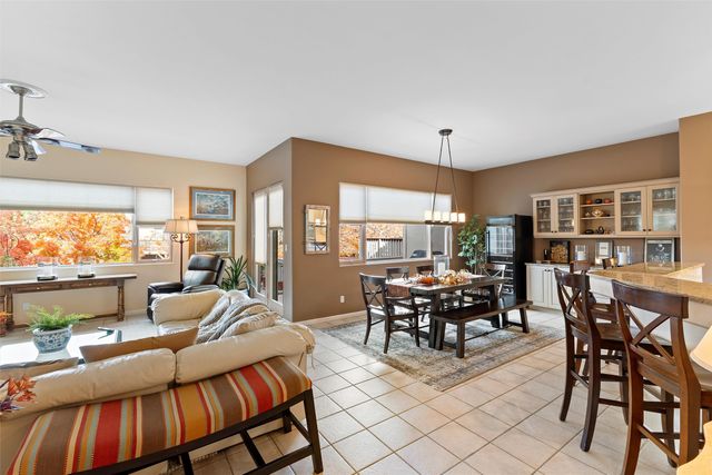 913 Circle, Los Alamos, NM 87544