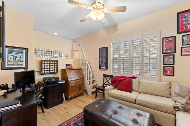 913 Circle, Los Alamos, NM 87544