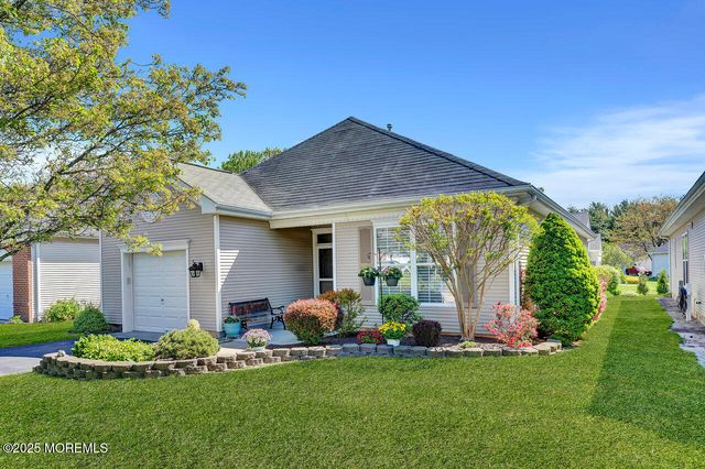 4 Lilac Springs Court, Lakewood, NJ 08701