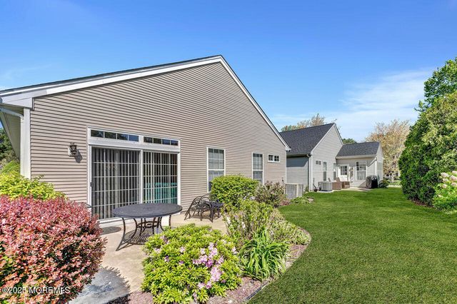 4 Lilac Springs Court, Lakewood, NJ 08701