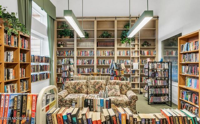 4 Lilac Springs Court, Lakewood, NJ 08701