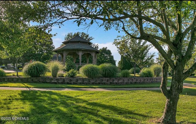 4 Lilac Springs Court, Lakewood, NJ 08701