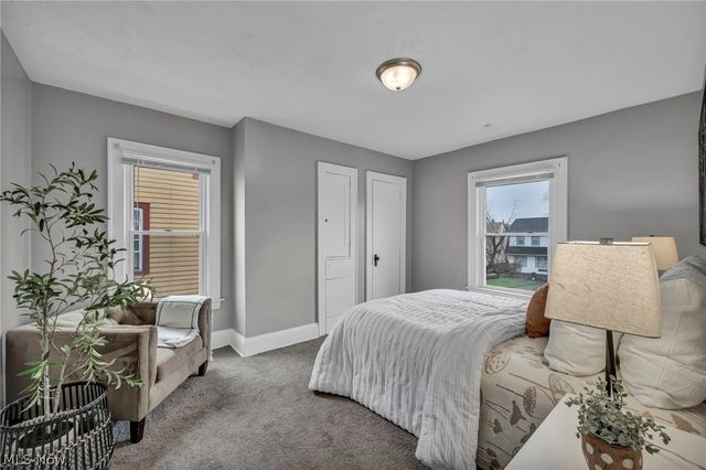 13315 Thornhurst Avenue, Garfield Heights, OH 44105