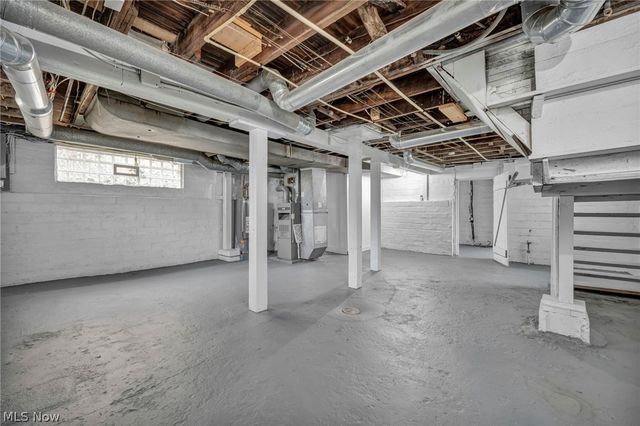 13315 Thornhurst Avenue, Garfield Heights, OH 44105