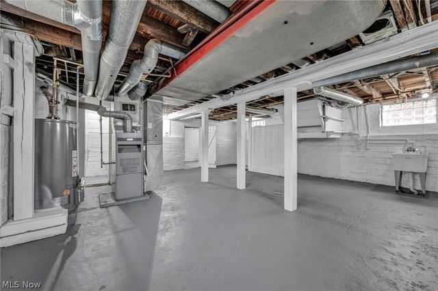 13315 Thornhurst Avenue, Garfield Heights, OH 44105