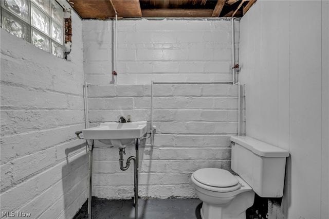 13315 Thornhurst Avenue, Garfield Heights, OH 44105