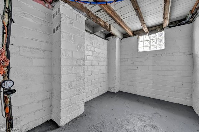 13315 Thornhurst Avenue, Garfield Heights, OH 44105