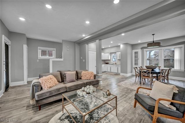 13315 Thornhurst Avenue, Garfield Heights, OH 44105