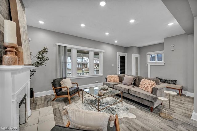 13315 Thornhurst Avenue, Garfield Heights, OH 44105