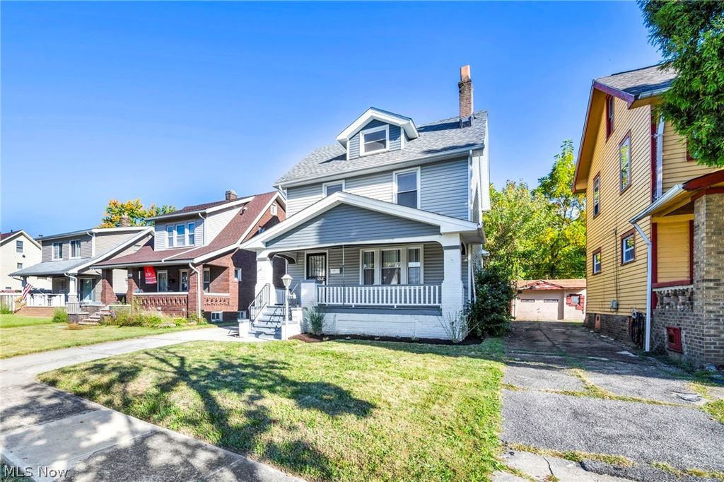 13315 Thornhurst Avenue, Garfield Heights, OH 44105