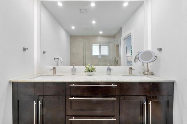 119 NW 21st Court, Wilton Manors, FL 33311