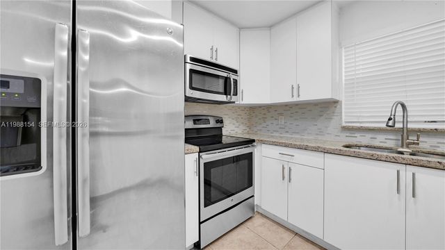 10575 La Placida Dr 10575, Coral Springs, FL 33065