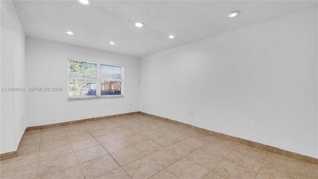 10575 La Placida Dr 10575, Coral Springs, FL 33065