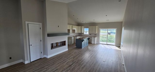 1629 Midway Ct., Valley Center, KS 67147