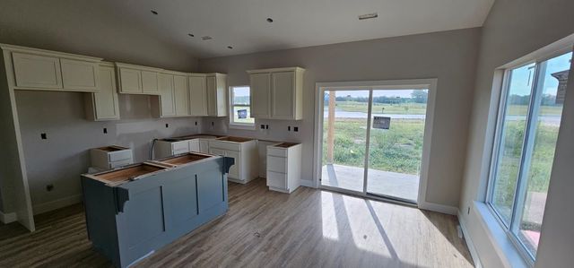 1629 Midway Ct., Valley Center, KS 67147
