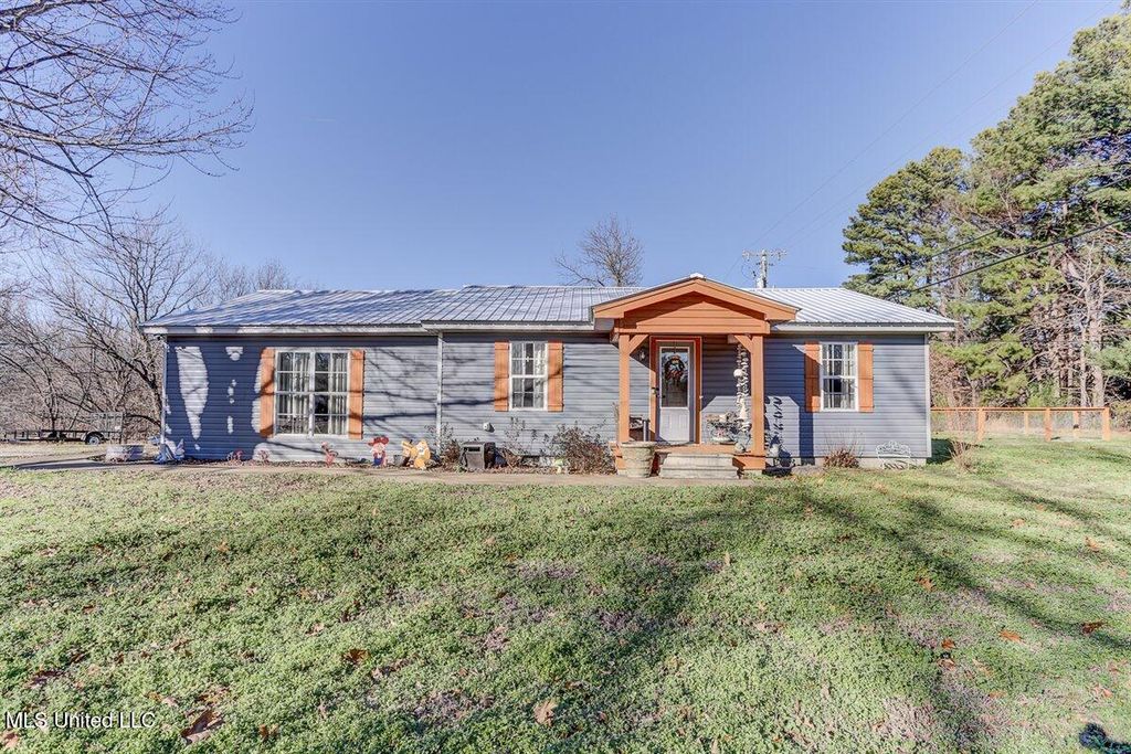 5018 W Days Road, Lake Cormorant, MS 38641