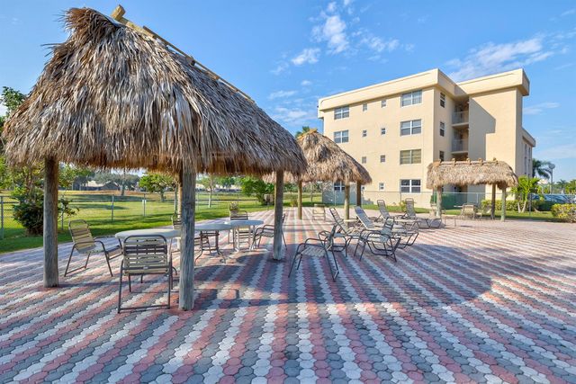 3160 Holiday Springs Boulevard 7-112, Margate, FL 33063