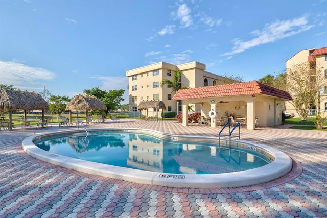 3160 Holiday Springs Boulevard 7-112, Margate, FL 33063