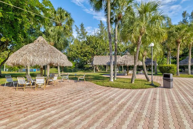 3160 Holiday Springs Boulevard 7-112, Margate, FL 33063