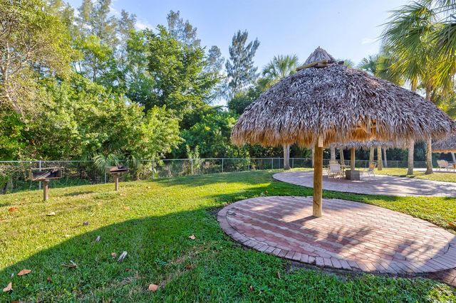 3160 Holiday Springs Boulevard 7-112, Margate, FL 33063