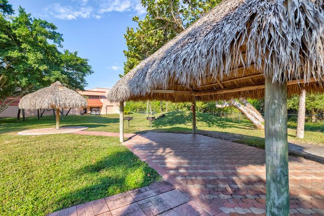 3160 Holiday Springs Boulevard 7-112, Margate, FL 33063