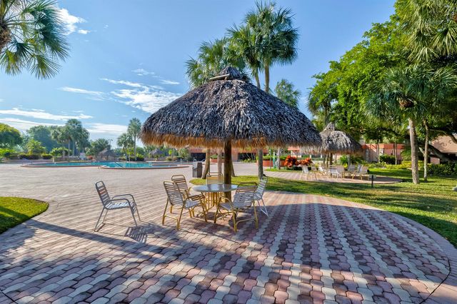 3160 Holiday Springs Boulevard 7-112, Margate, FL 33063