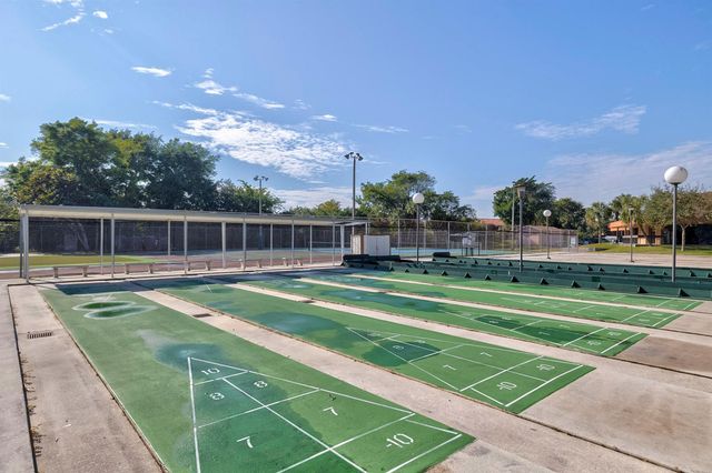3160 Holiday Springs Boulevard 7-112, Margate, FL 33063