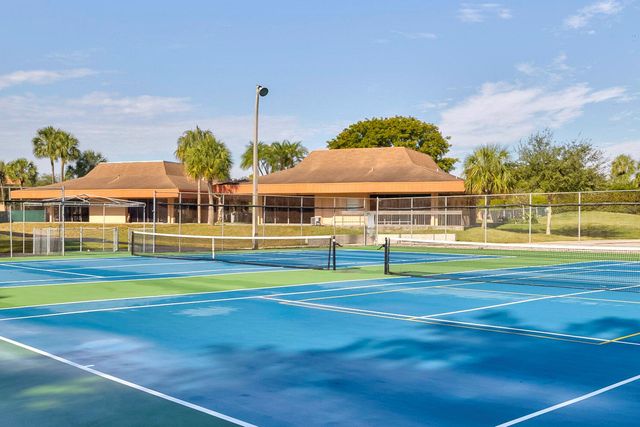 3160 Holiday Springs Boulevard 7-112, Margate, FL 33063
