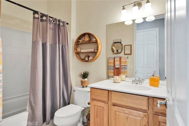 10927 Katepwa Street, Apple Valley, CA 92308