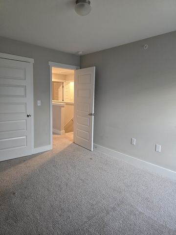 6008 Hillside Ln, Spring Hill, TN 37174