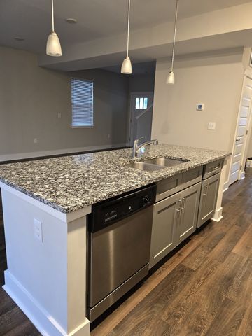 6008 Hillside Ln, Spring Hill, TN 37174