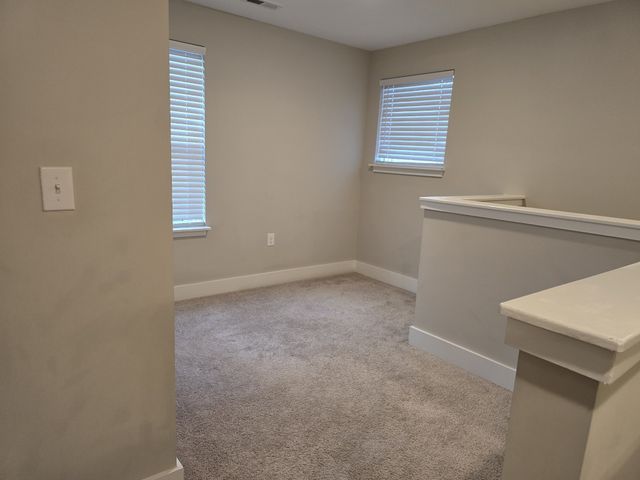 6008 Hillside Ln, Spring Hill, TN 37174