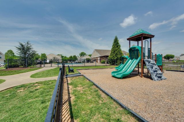 6008 Hillside Ln, Spring Hill, TN 37174