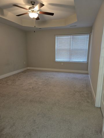 6008 Hillside Ln, Spring Hill, TN 37174