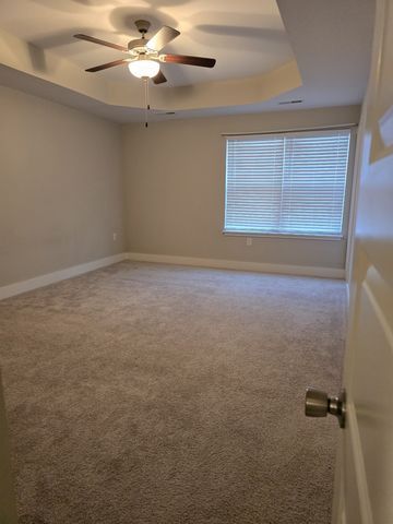 6008 Hillside Ln, Spring Hill, TN 37174