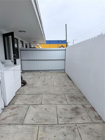 9381 SW 39th St 9383, Miami, FL 33165