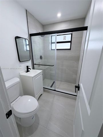 9381 SW 39th St 9383, Miami, FL 33165