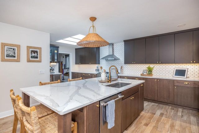 933 STARBOARD COURT, Oshkosh, WI 54901