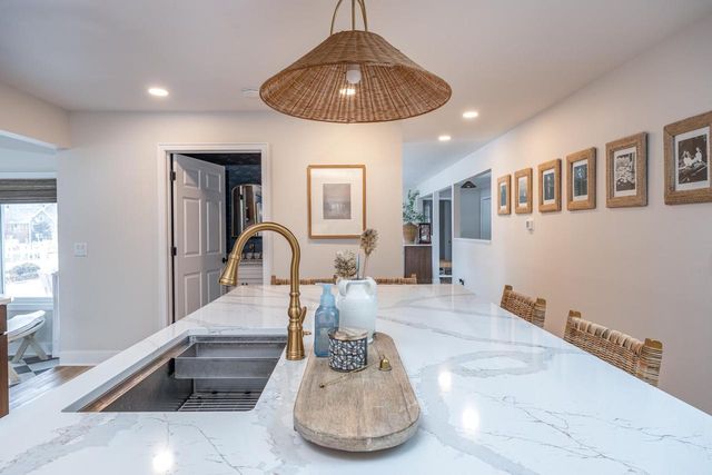 933 STARBOARD COURT, Oshkosh, WI 54901