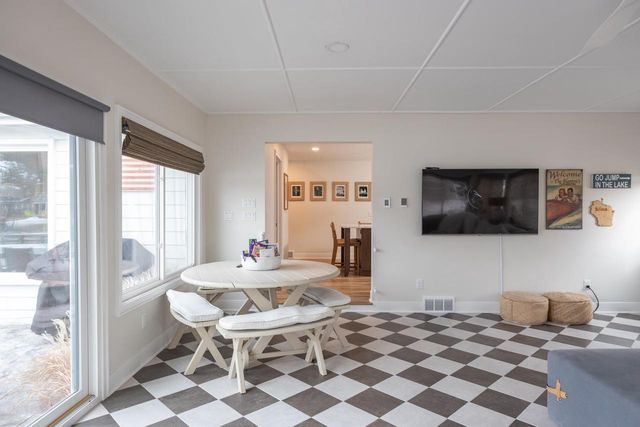 933 STARBOARD COURT, Oshkosh, WI 54901