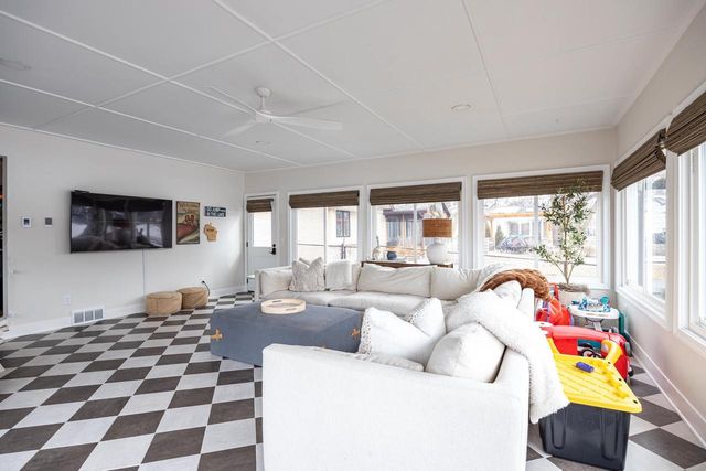 933 STARBOARD COURT, Oshkosh, WI 54901