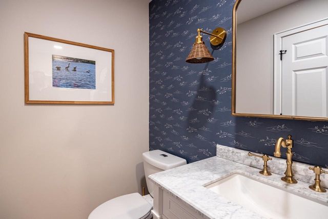 933 STARBOARD COURT, Oshkosh, WI 54901