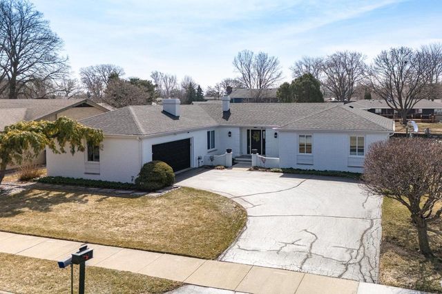 933 STARBOARD COURT, Oshkosh, WI 54901