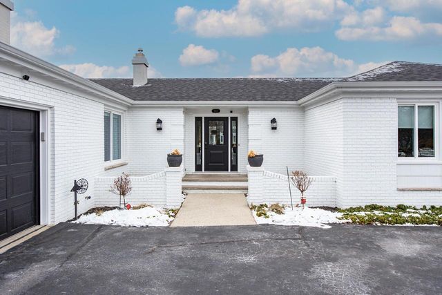 933 STARBOARD COURT, Oshkosh, WI 54901