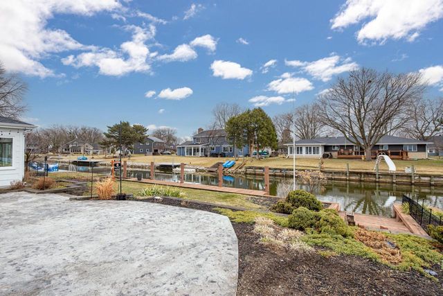 933 STARBOARD COURT, Oshkosh, WI 54901