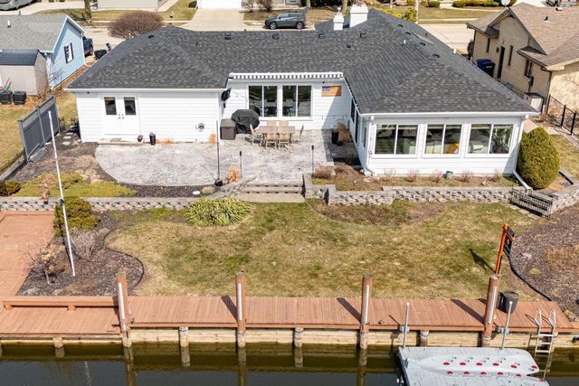 933 STARBOARD COURT, Oshkosh, WI 54901