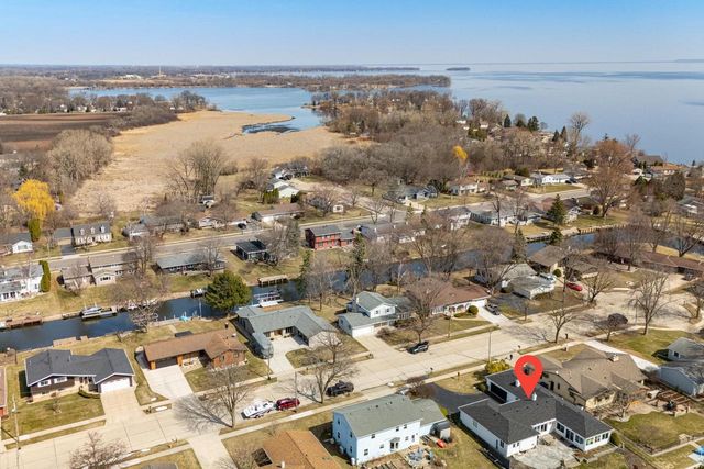 933 STARBOARD COURT, Oshkosh, WI 54901