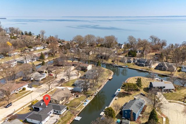 933 STARBOARD COURT, Oshkosh, WI 54901