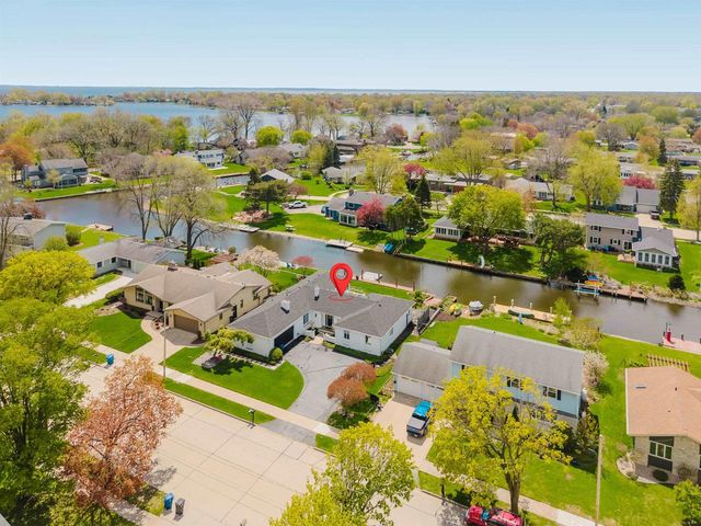 933 STARBOARD COURT, Oshkosh, WI 54901