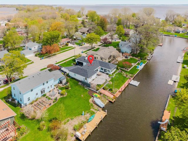 933 STARBOARD COURT, Oshkosh, WI 54901